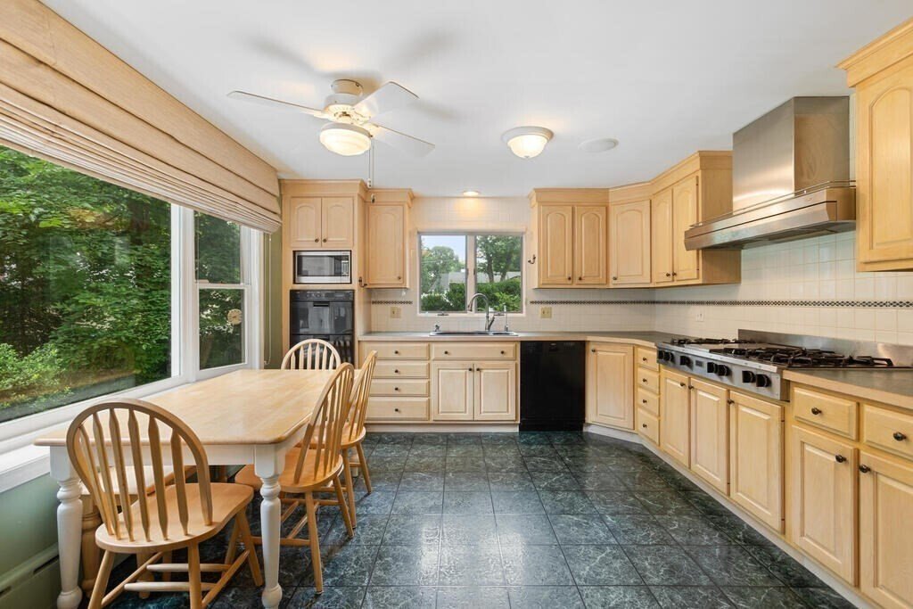 House in Lowell, Massachusetts, United States 2 - 14611683