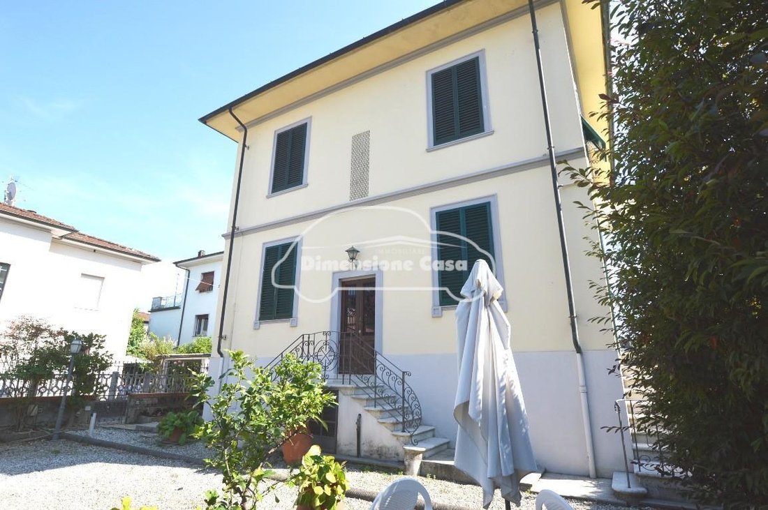 Villa in San Concordio, Lucca, Italy 1 - 14610405