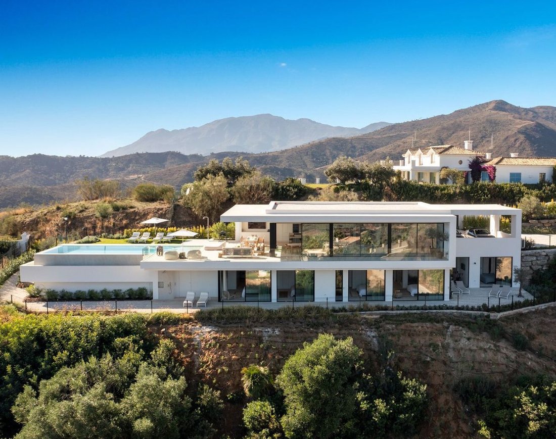 Villa in Benahavis, Andalusia, Spain 2 - 14611321