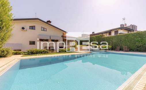 Villa à Azzano Decimo, Frioul-Vénétie julienne, Italie 1