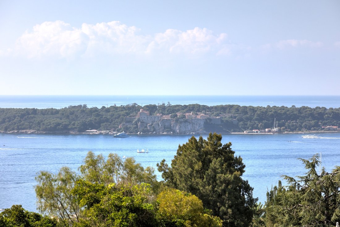 Apartment in Saint Nicolas, Cannes, France 2 - 14612170