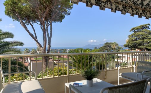 Apartment in Saint Nicolas, Cannes, France 1