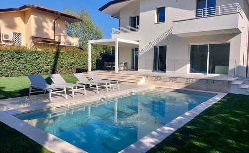 Villa in Fiumetto, Pietrasanta, Italy 1