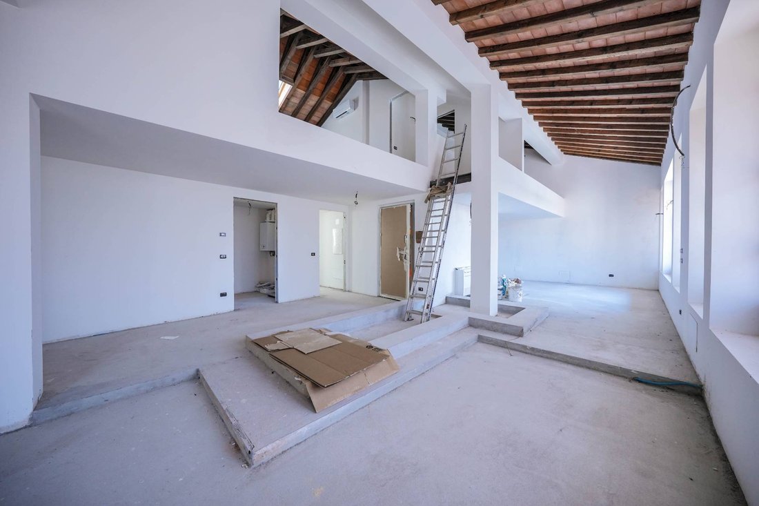 Apartment in Historic Center, Desenzano del Garda, Lombardy 2 - 14613941