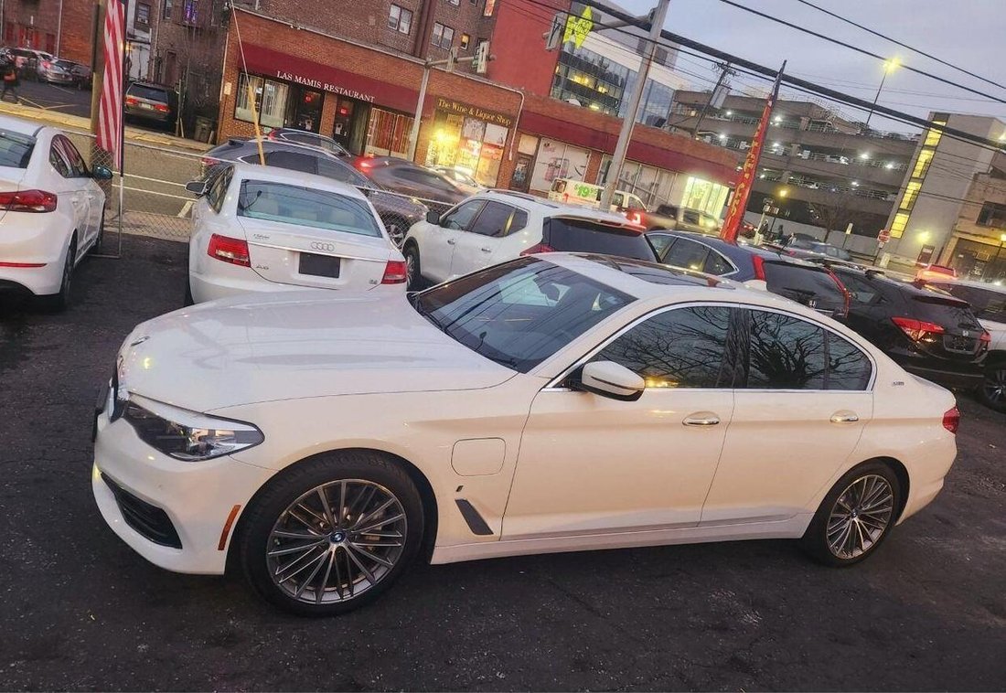 Sedan in White Plains, NY, United States 3 - 13544014