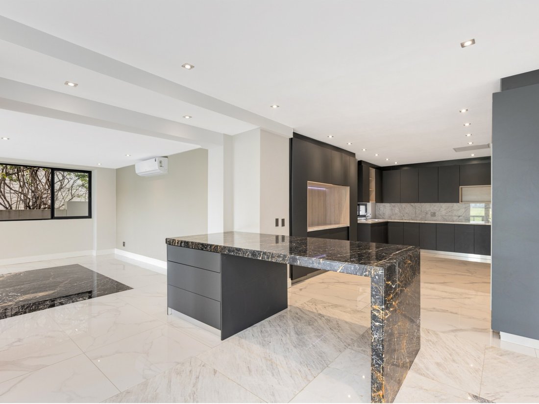 House in Sandton, City of Johannesburg Metropolitan Municipality, South Africa 4 - 14616661