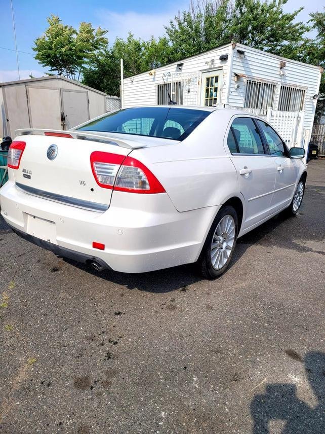 Sedan in Newark, New Jersey, United States 5 - 12956369