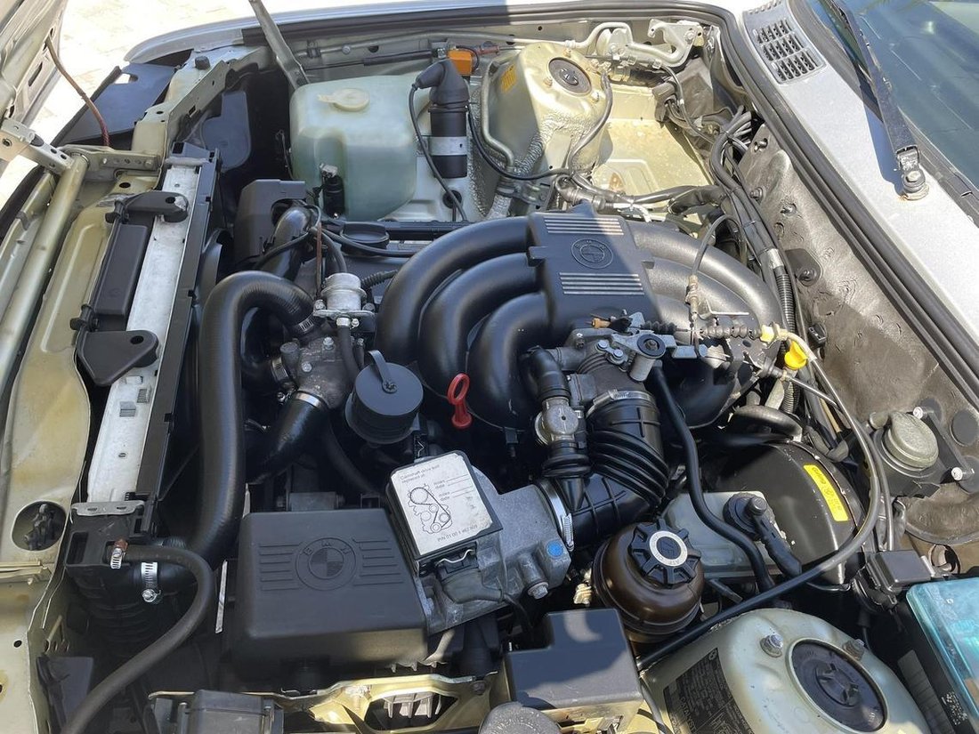 Sedan in Fort Lauderdale, Florida, United States 5 - 12549313