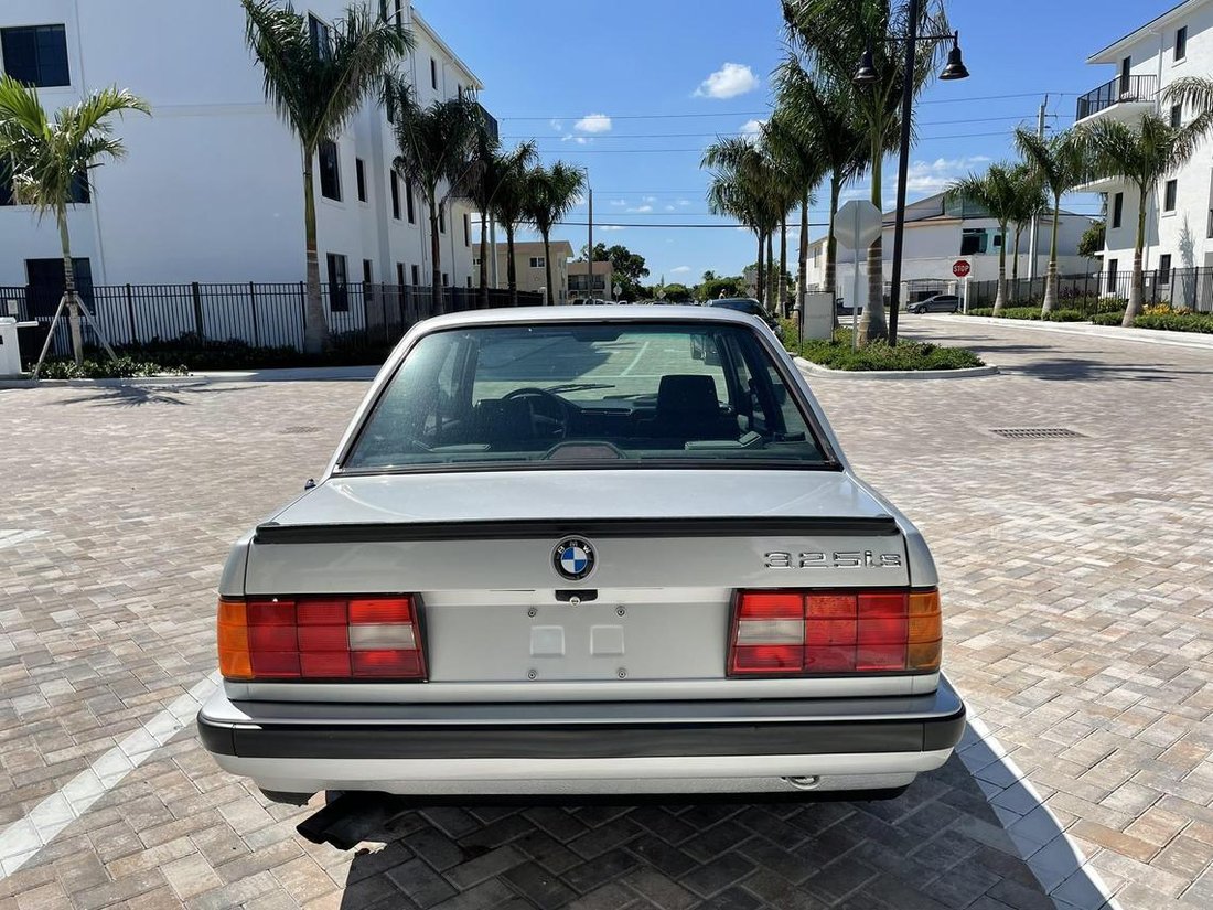 Sedan in Fort Lauderdale, Florida, United States 4 - 12549313
