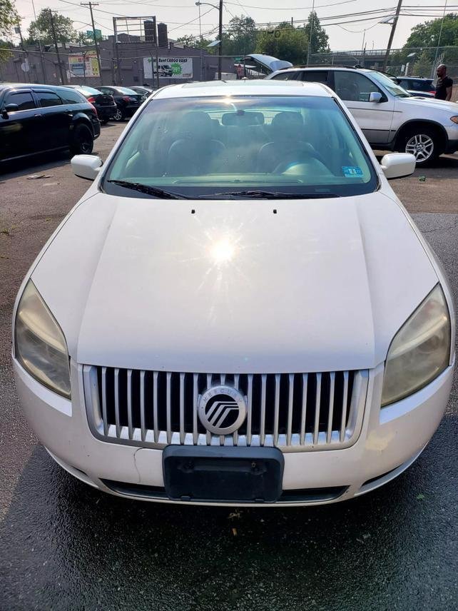 Sedan in Newark, New Jersey, United States 3 - 12956369