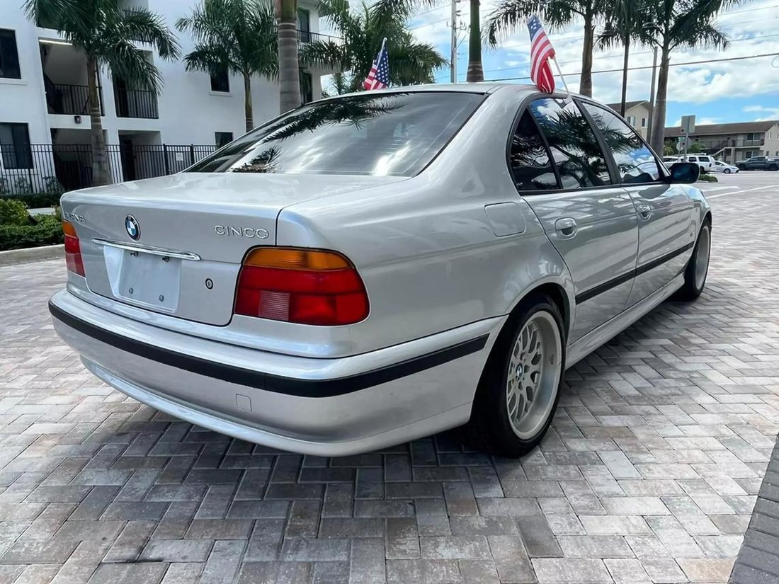 Sedan in Fort Lauderdale, Florida, United States 2 - 12560432