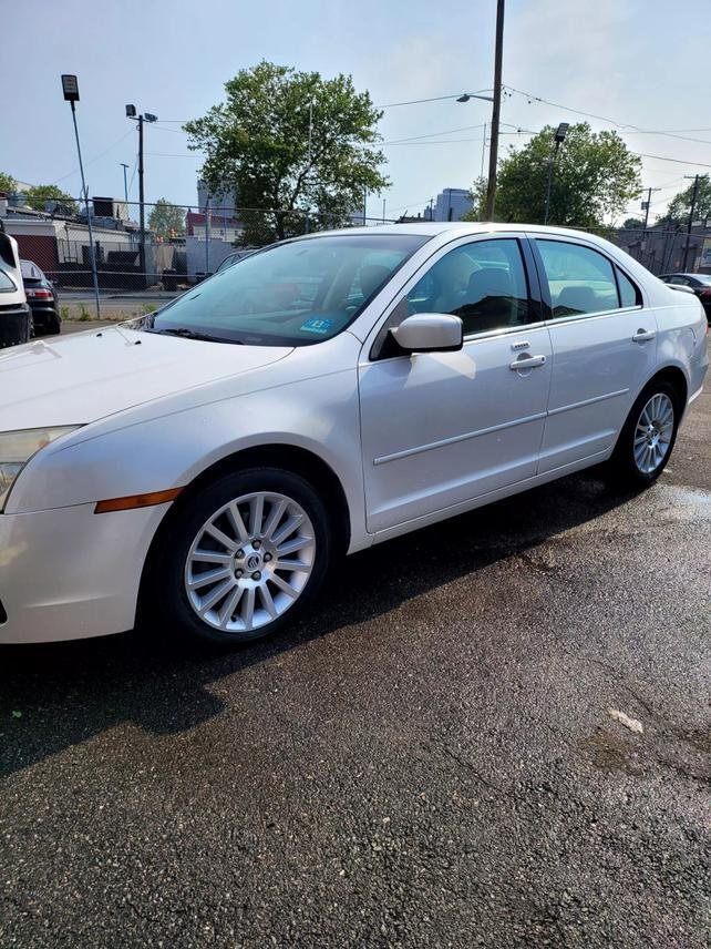 Sedan in Newark, New Jersey, United States 1 - 12956369