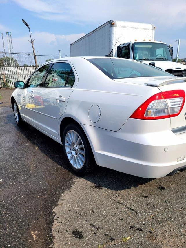 Sedan in Newark, New Jersey, United States 4 - 12956369