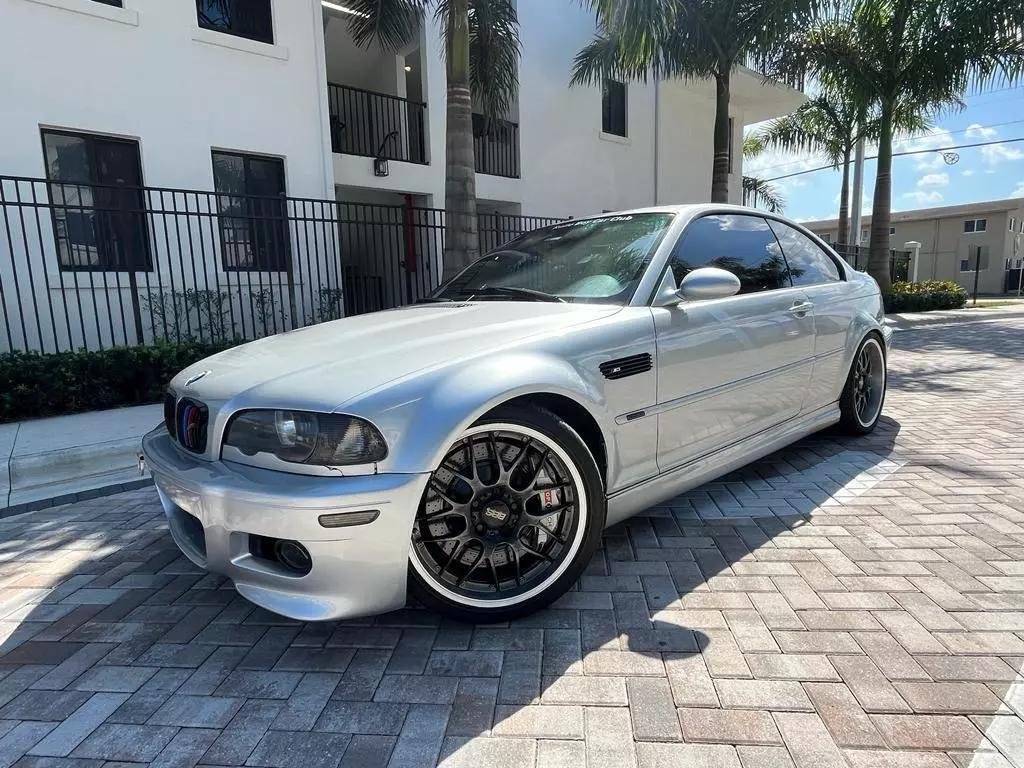 Coupe in Fort Lauderdale, Florida, United States 1 - 12550487