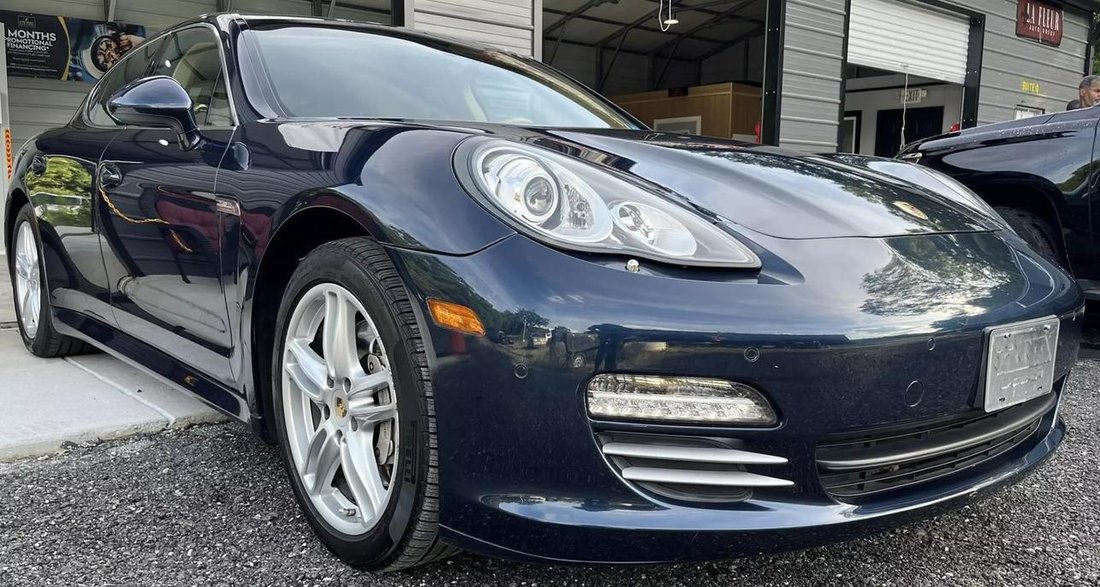 Sedan in Newark, NJ, United States 1 - 13215252