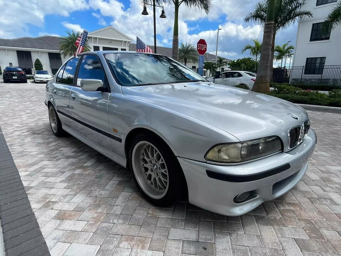 Sedan in Fort Lauderdale, Florida, United States 1 - 12560432