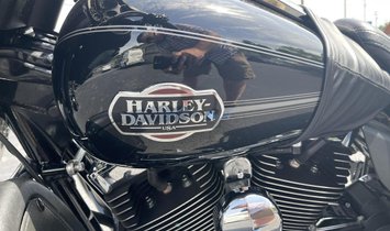 2012 Harley-Davidson FLHTCU Ultra Classic EG