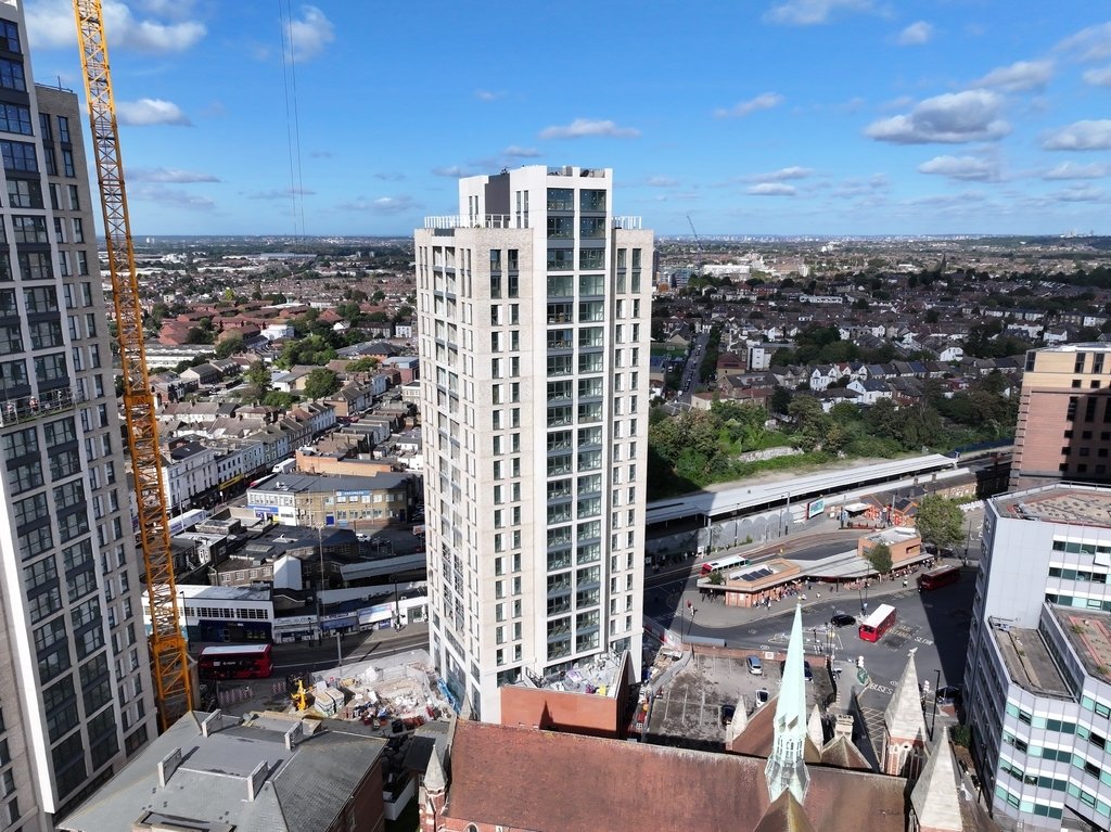 Apartment in Broad Green, London Borough of Croydon, England 1 - 14616361