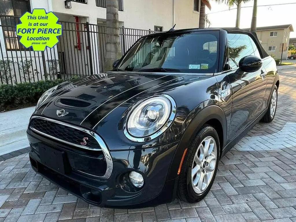 Cabriolet in Fort Lauderdale, Florida, United States 1 - 12560481