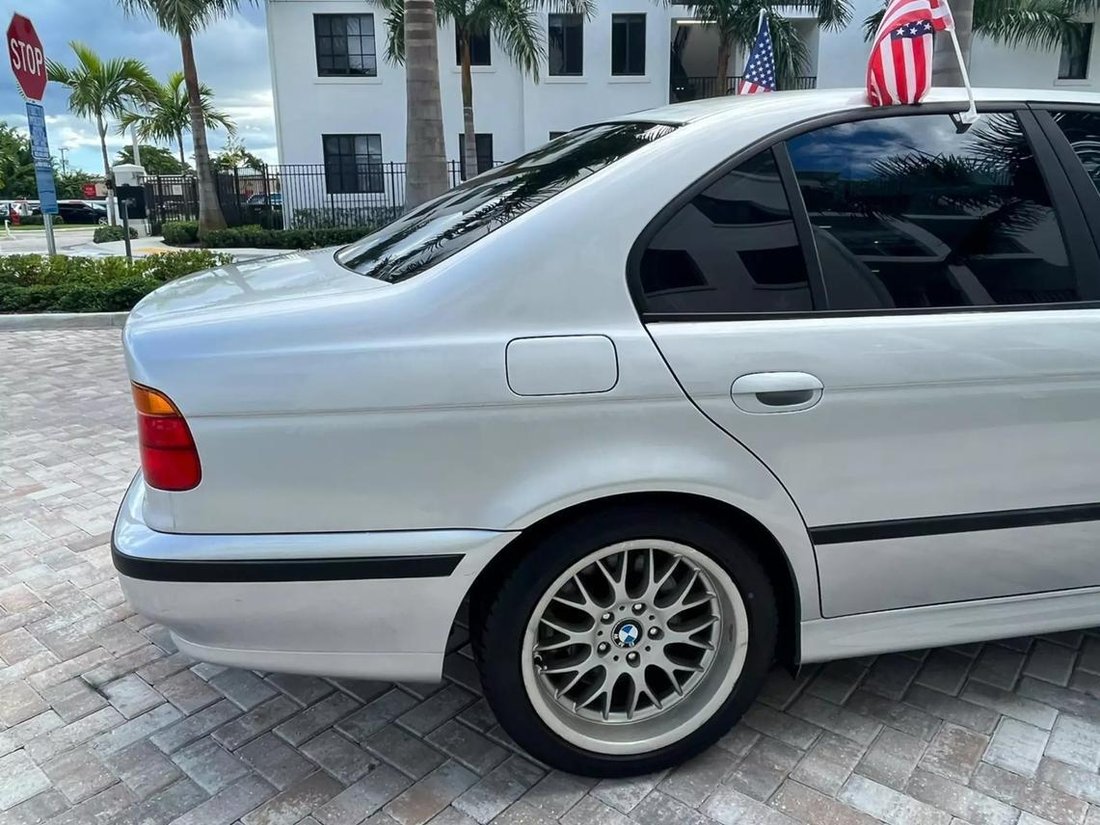 Sedan in Fort Lauderdale, Florida, United States 3 - 12560432
