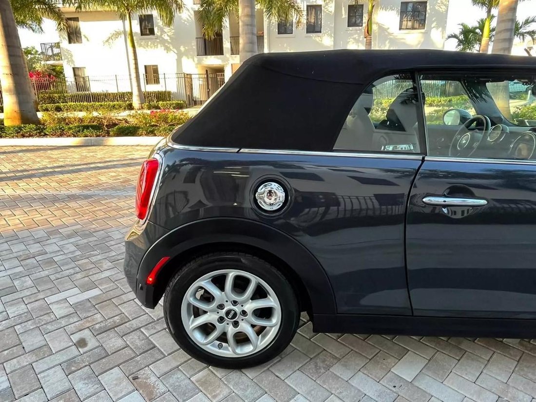 Cabriolet in Fort Lauderdale, Florida, United States 5 - 12560481