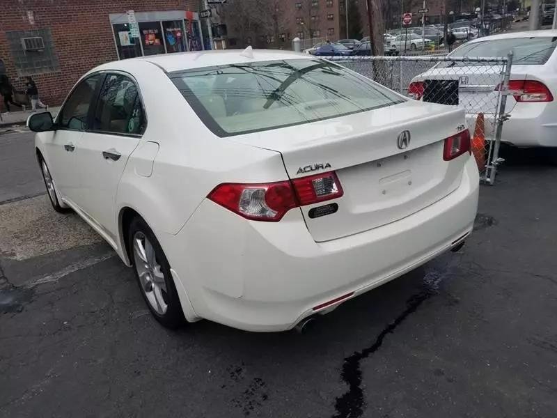 Sedan in White Plains, NY, United States 3 - 13543385