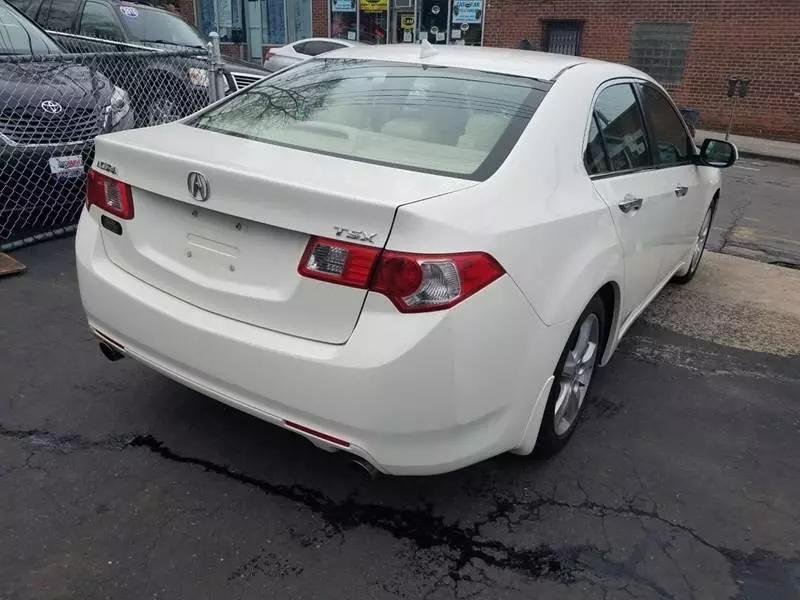 Sedan in White Plains, NY, United States 4 - 13543385