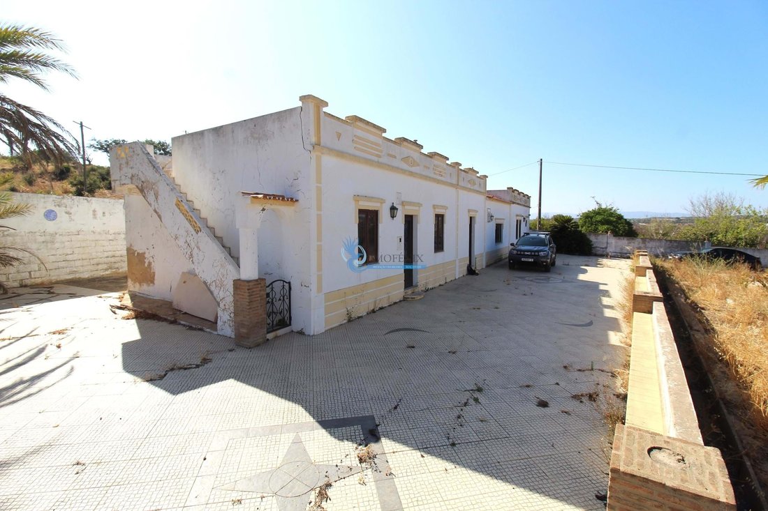 Villa in Alcantarilha, Algarve, Portugal 2 - 14615811
