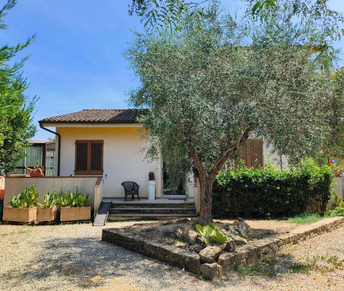 Villa in Center, Castelfiorentino, Tuscany 1 - 14625005