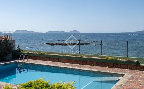 House in Vigo, Vigo, Spain 1