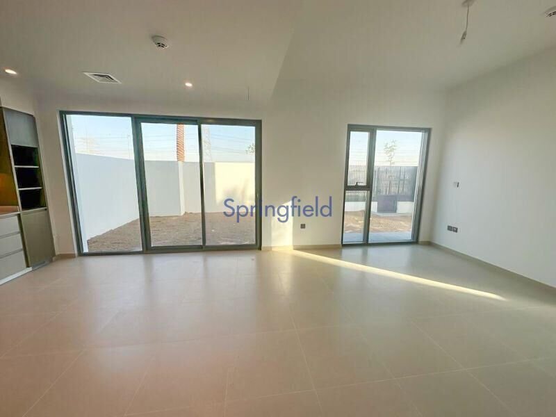 Land in United Arab Emirates 4 - 14624356