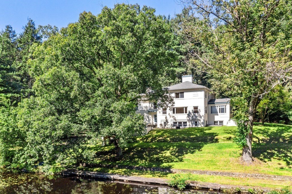 House in Holliston, Massachusetts, United States 2 - 14629328