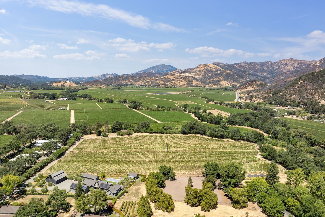 Calistoga, California, United States 1 - 14629288