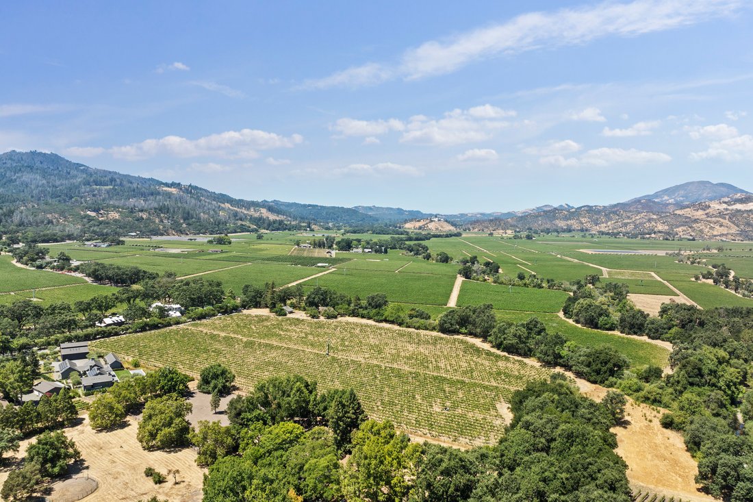 Calistoga, California, United States 3 - 14629288