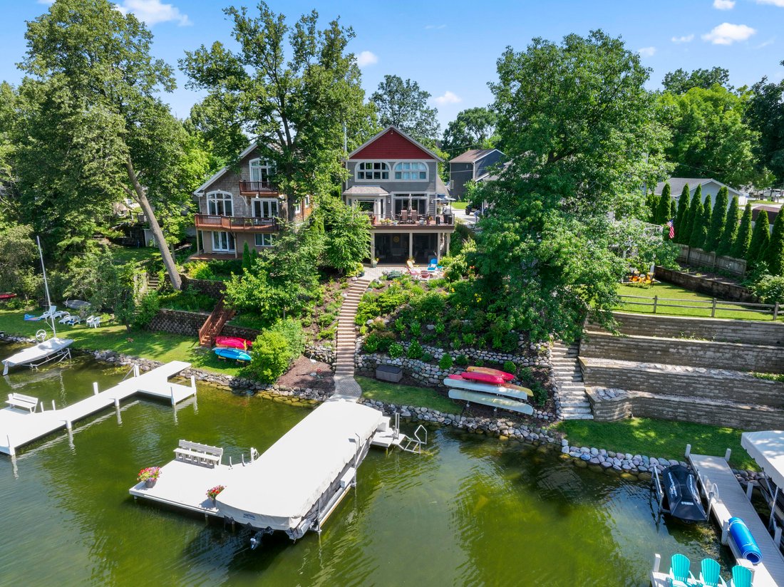 Residential Okauchee In Okauchee Lake, Wisconsin, United States For