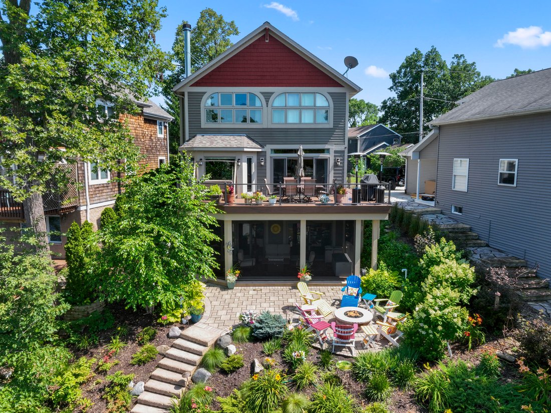Residential Okauchee In Okauchee Lake, Wisconsin, United States For