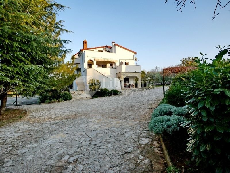 House in Dobrinj, Primorje-Gorski Kotar County, Croatia 3 - 14642618
