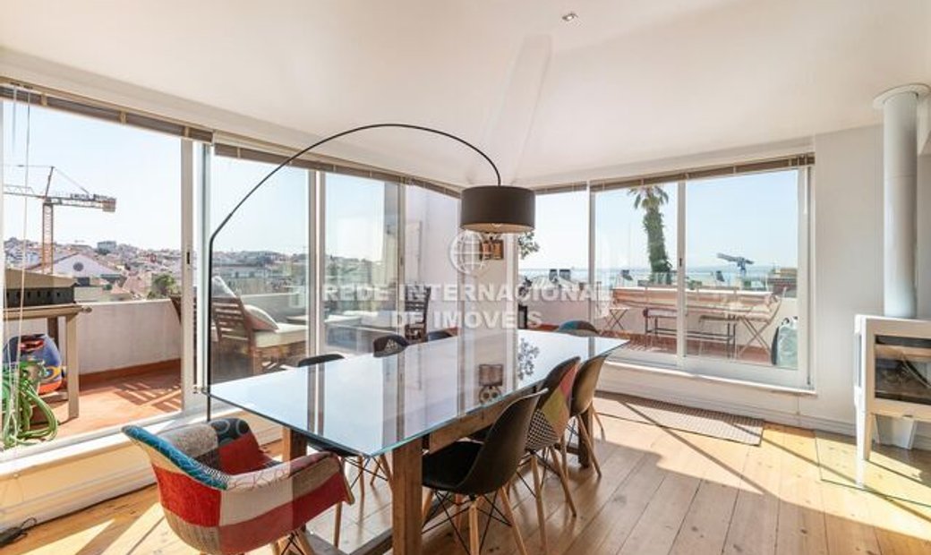 Image showcasing 39 Properties for sale, Penthouses in Lisbon, Portugal - SUPERCASA