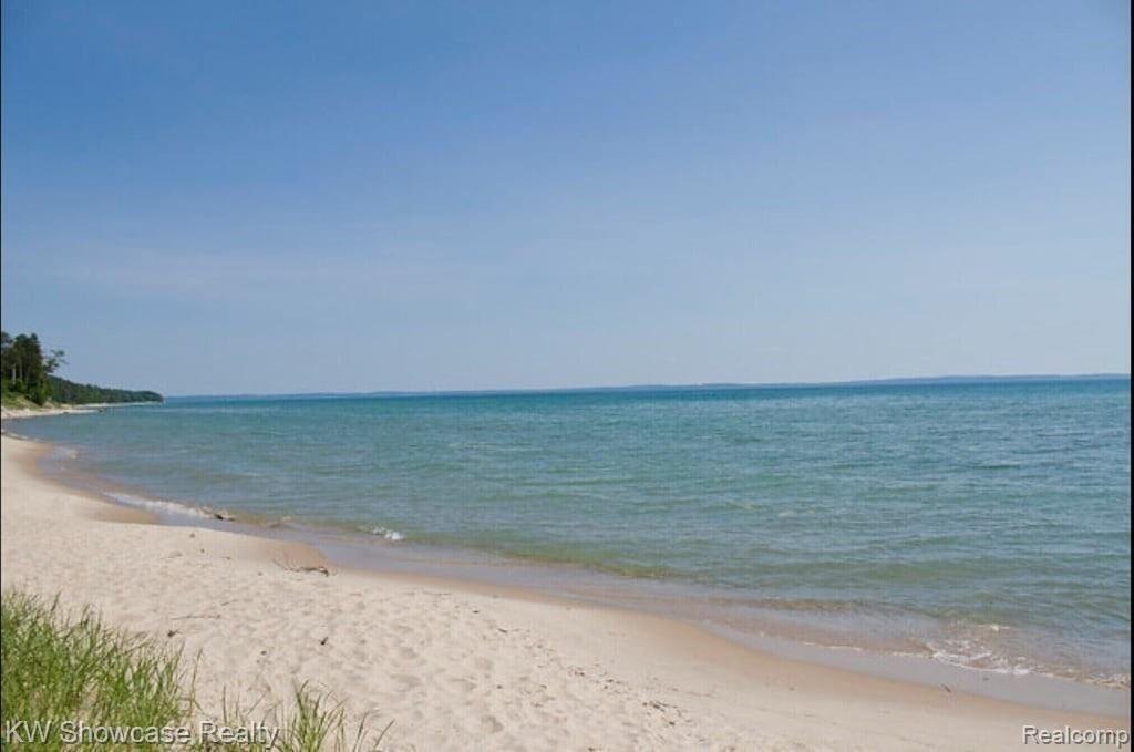 House in Wequetonsing, Michigan, United States 2 - 14636643