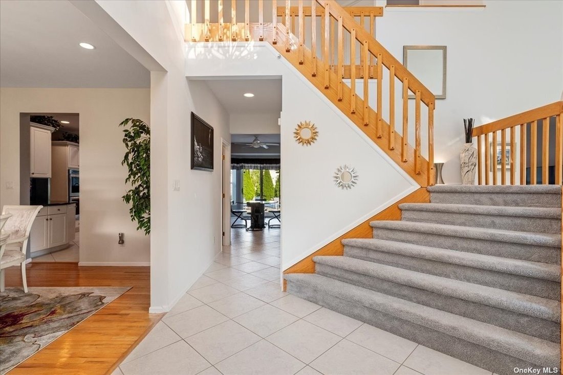 Residential Commack In Commack, New York, United States For Sale (14638510)