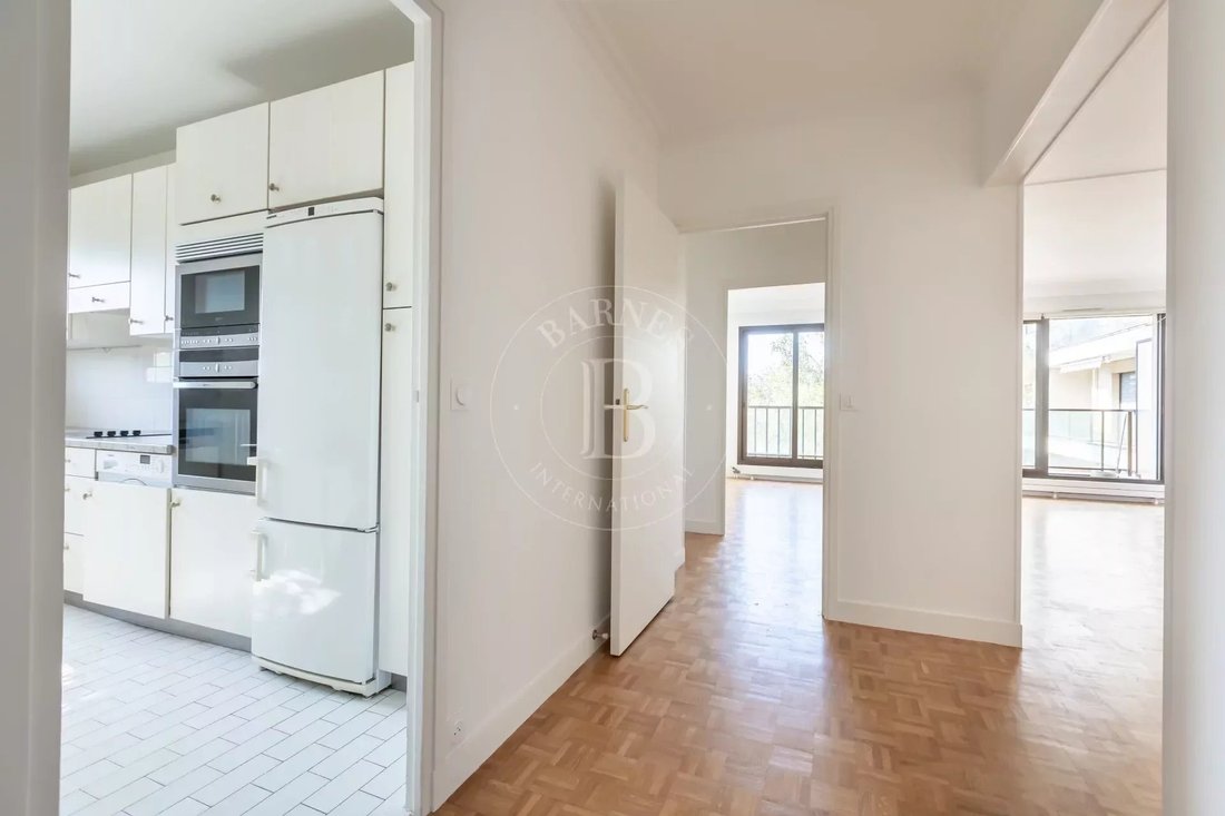 Paris 17 Neuilly Two Bed In Neuilly Sur Seine île De France France