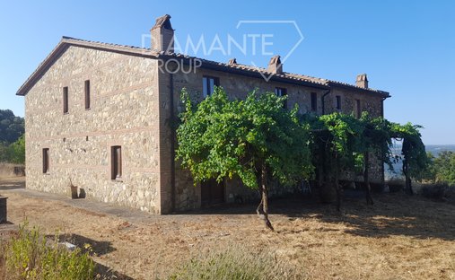 Villa in Acquapendente, Lazio, Italy 1