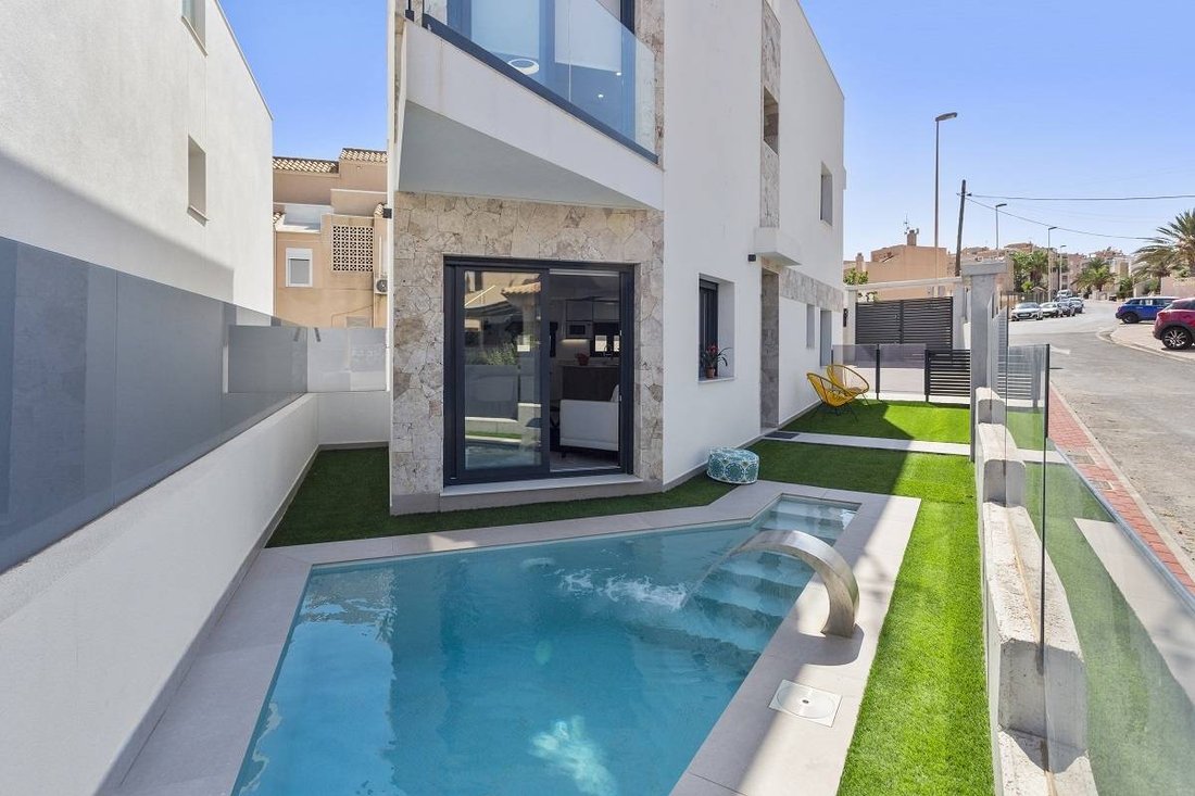 Villa in Torrevieja, Land Valencia, Spanien 3 - 11707798