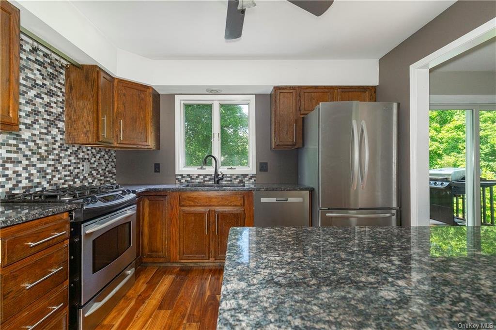 71 Fulton Street, Poughkeepsie, Ny In Spackenkill, New York, United