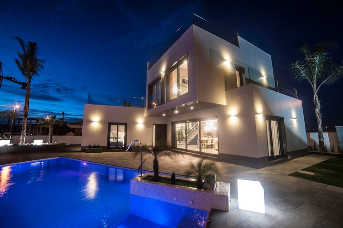 Villa in Dehesa de Campoamor, Orihuela, Valencian Community 1 - 12415174