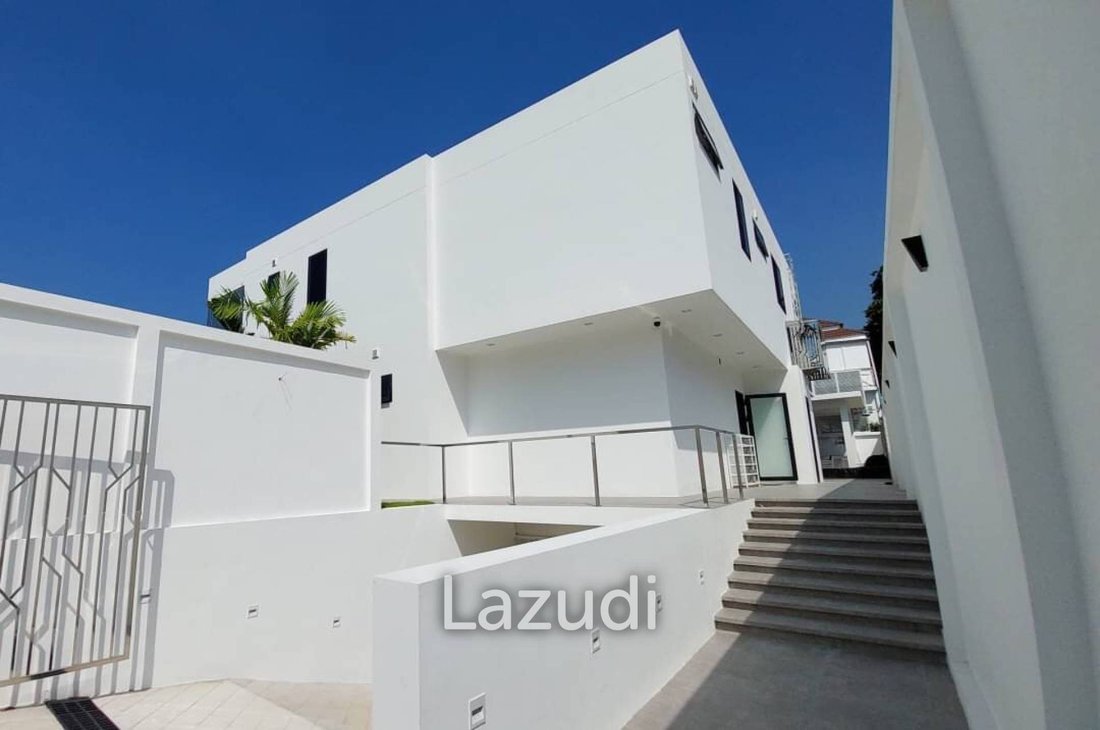 Villa in Pattaya City, Chon Buri, Thailand 1 - 12645777