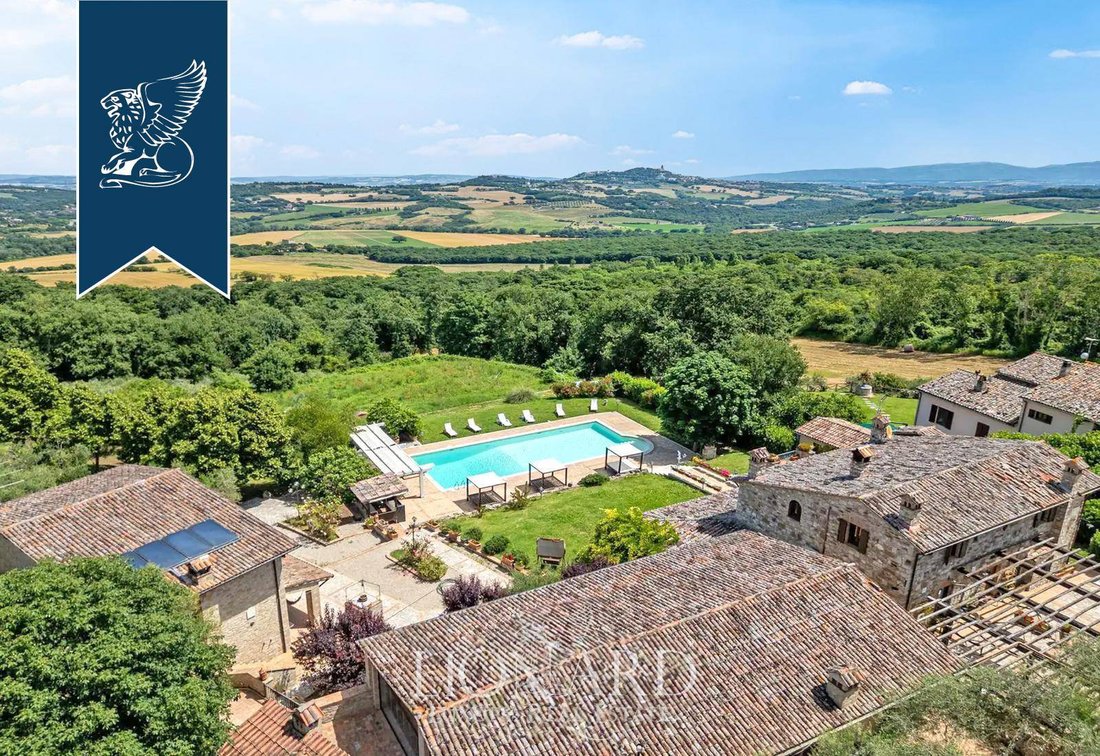 Villa in Todi, Umbria, Italy 3 - 14654783