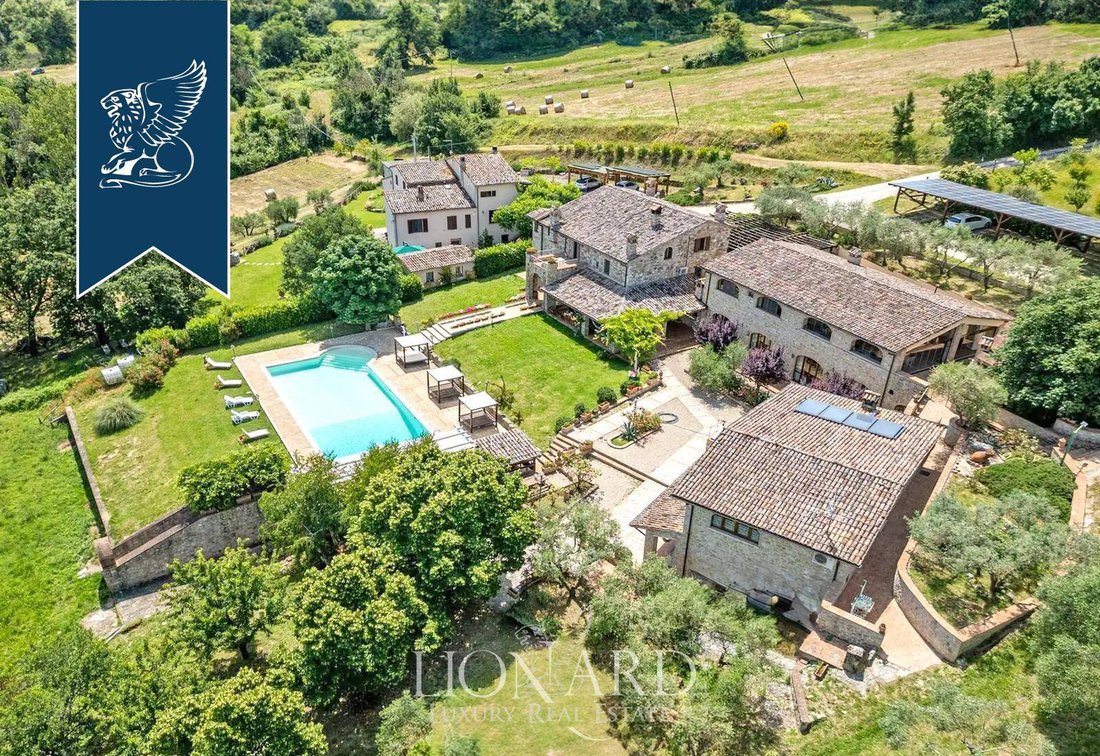 Villa in Todi, Umbria, Italy 2 - 14654783