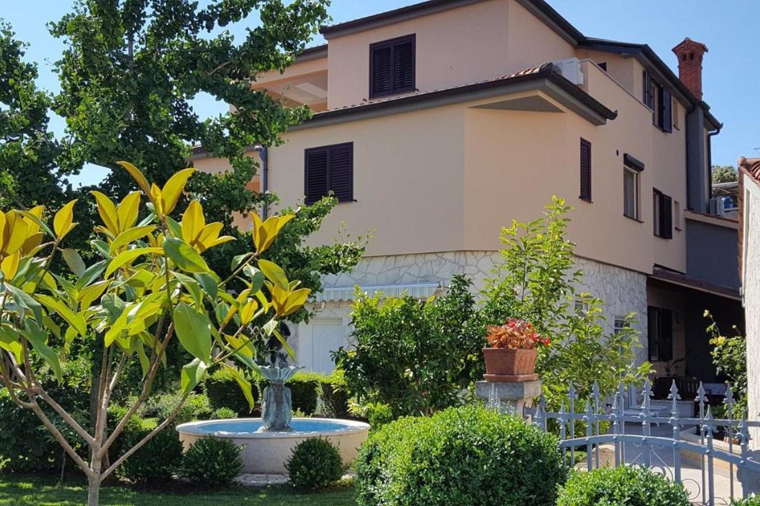 Villa in Banjole, Istria County, Croatia 1 - 14654791