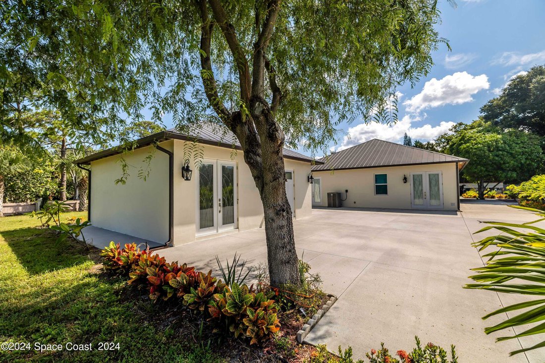The Perfect Blend Of Modern Living And In June Park, Florida, United